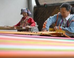Возрождение древних ремесел помогло народности дулун на юго-западе Китая победить бедность