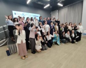 Эстафета чтения через границы: в Алматы стартовал проект «Давайте читать вместе»