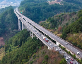 Инвестиции в основной капитал в Китае перешли к росту на 1,7%